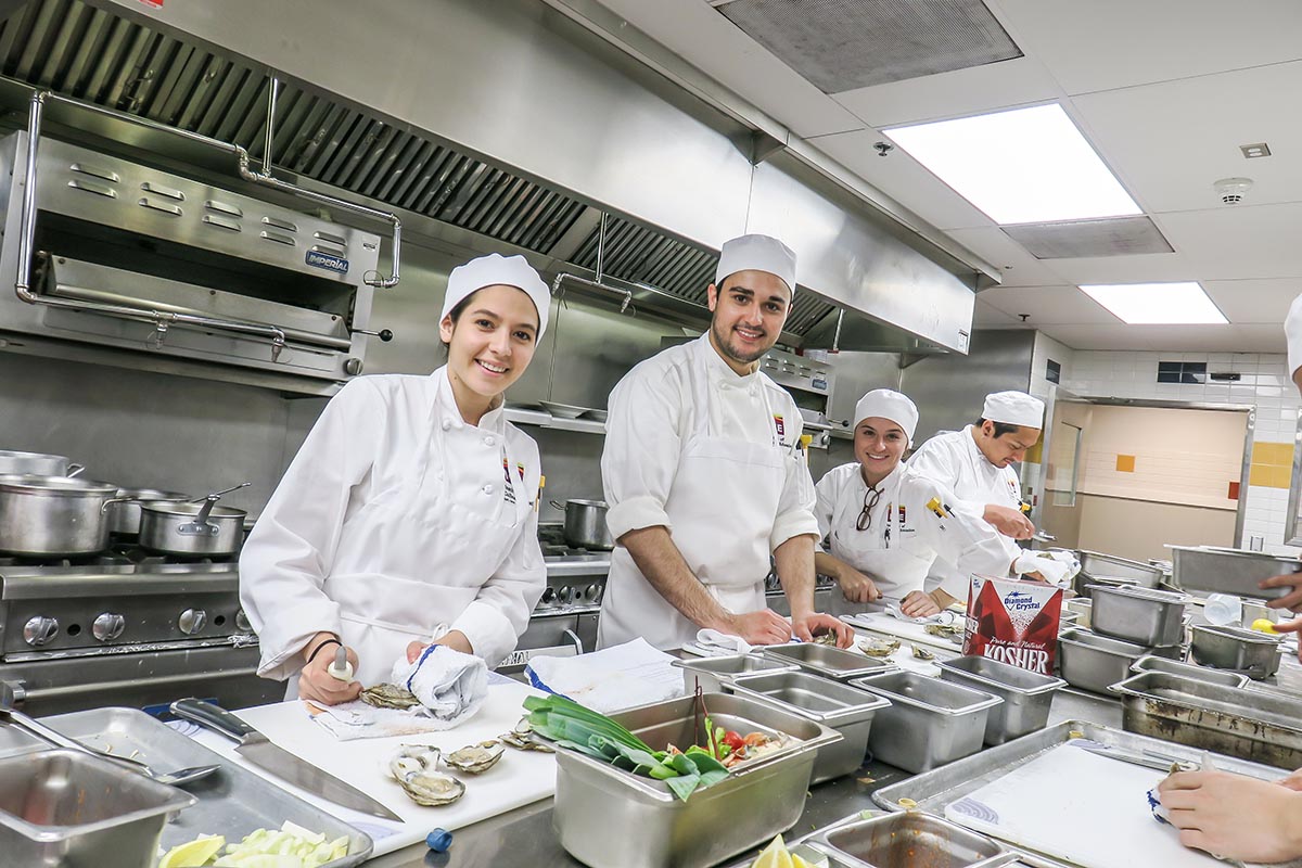 Online culinary school students at 51